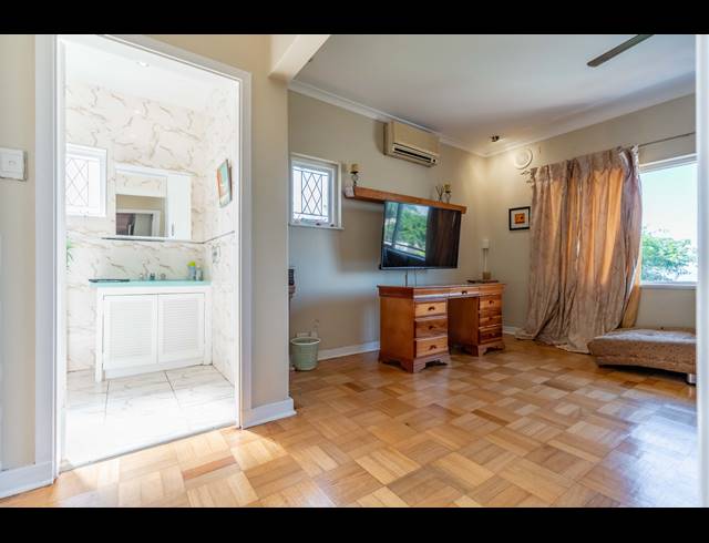 6 BEDROOM HOUSE FOR SALE IN GLENWOOD